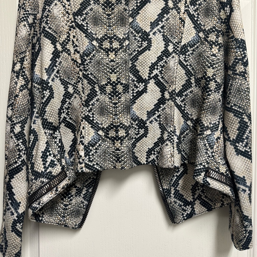 Lena Gabrielle- Faux Snakeskin Jacket Size 12 - Picture 3 of 4